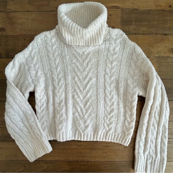 INDUSTRY Sweaters - 💖5 for $50💖INDUSTRY Off White Cable Knit Turtleneck Sweater Soft Loose Fit